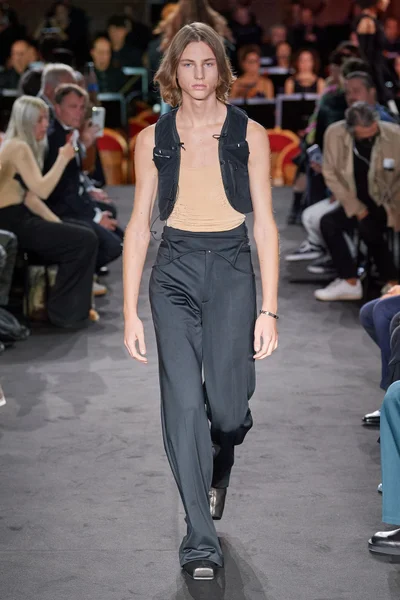 Look 7